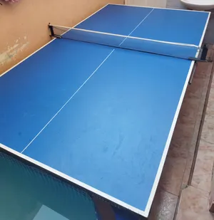 للبيع تنس طاوله مع (المضارب الاصليه )