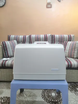 ماكنة خياطه منزليه نوع جانومي ياباني غني عن التعريف،،نظيفه جدا وشغاله 100%