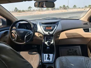 Hyundai Elantra 2012