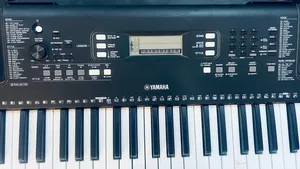 للبيع أورج ياماها Yamaha PSR-E363 الأصلي