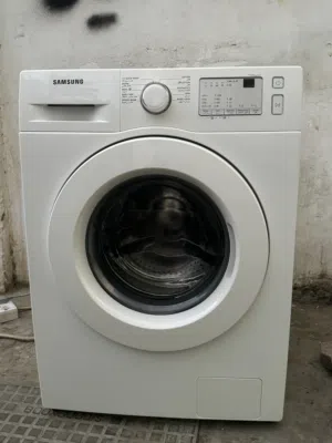 Good condition washing machine for sale with guranti