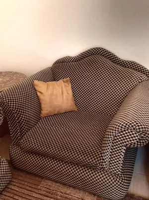 طقم كنب فاخر مستعمل بحاله ممتازه للبيع