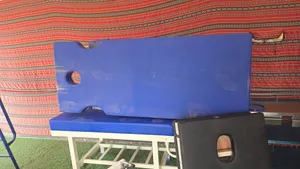 سرير طبي للحجامه والمراكز الطبية