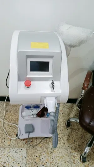 جهاز تقشير كاربوني