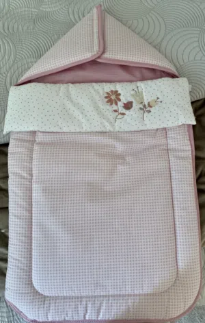 Baby girl nest