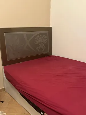 سرير سنجل واسع مع المرتبه