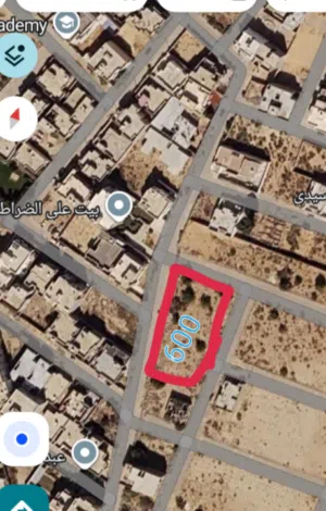 السلام عليكم  ارض للبيع بتحديد خلف ليبيا مول