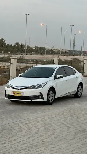 للبيع تويوتا كورولا  الموديل 2019 الممشى 180 الف كم  التسجل والتامين 2027/1 وكالة البحرين