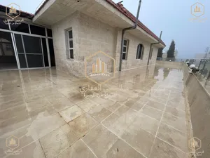 روف / مميز / للايجار / 3نوم / مع ترسات / ضاحية الامير راشد / 350 متر