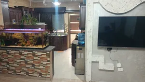 للبيع شقه طابق اول بأفضل مواقع ماركا الشماليه قريبه من السنبل مول خلف حلويات الورده الشاميه