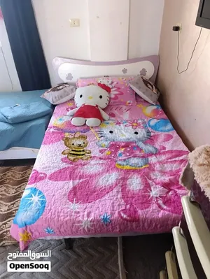 تخت مفرد ونص بناتي مع فرشه زنبركية للبيع