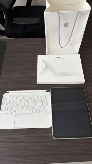 iPad 10th Generation – 256GB + Original Apple Magic Keyboard Folio