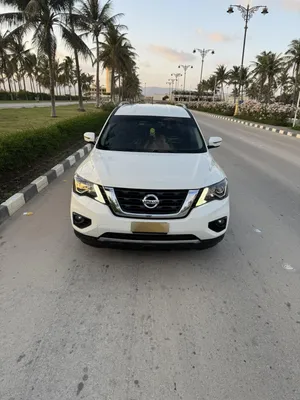 Used Nissan Pathfinder in Dhofar