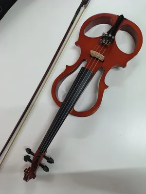Harmony MVE-800 Electric Violin 4/4 - Like New  كمان كهربائي كالجديد AED1,000