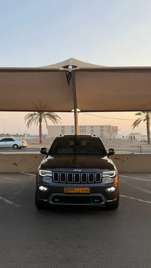 جيب جراند شيروكي فئة 25 سنة 2018