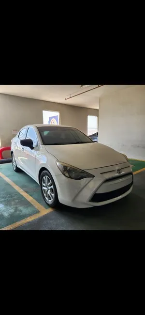 Toyota Yaris sedan  2017 Good condition amirecan specification price 20000 Negotiable