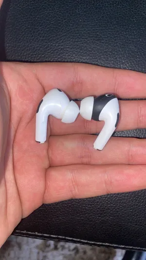 سماعات ايربودز للبيع