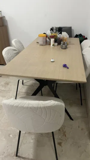 6 seater dinning table - Homecentre