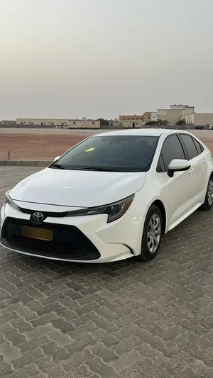 تويوتا كورولا 2020  أبيض لؤلؤي  داخلية سوداء