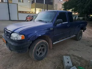 للبيع مازدا رنجر مديل 2005.  كمبيو عادي ) السعر 13500دينار
