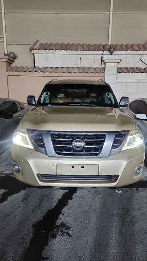 Nissan petrol 2014 SE platinum perfect condition ready to drive