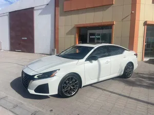 Used Nissan Altima in Dhofar
