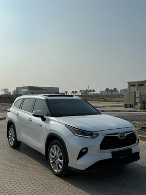 تيوتا هايلاندر هايبرد 2023