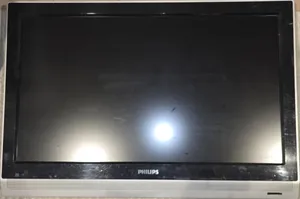 Fast Clearance: Philips 32 Inch LCD TV. Model 32PFL7422
