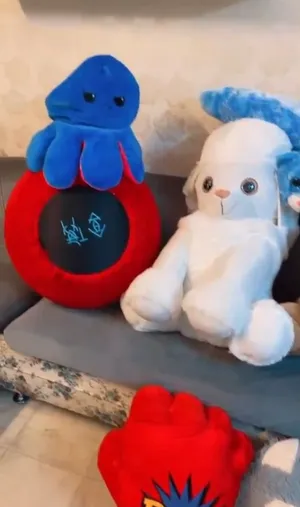 دمى للبيع.