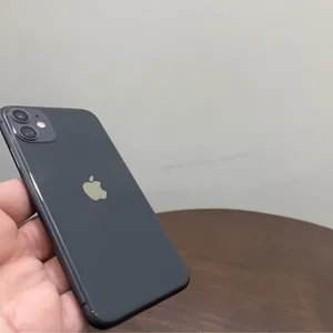 ايفون 11 لون اسود ذاكره 128GB no استخدام شخصي نظيف جداً