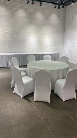 Chairs and tables for rentalكراسي وطاولات للإيجار