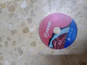 سيدي بيس 2019 عربي نظيف بس فيه قحوط خفيفه بس شغال ما شاء اللّه عليه او سيدي فيفا 20 عربي وكاله