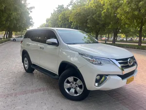 2017- Toyota fortuner 4x4