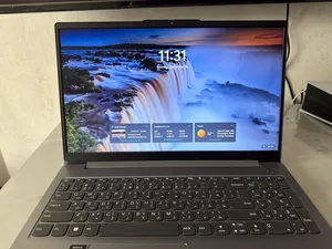 Lenovo IdeaPad Slim 3 15IRH8