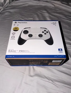 Razer Raiju V3 Pro wireless gaming controller (PS5/PC) - White, boxed
