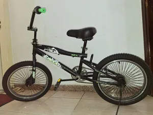 سيكل نضيف مستعمل استعمال خفيف و كل شي نضيف و مافيه خرابات . مقاس 20. نوع السيكل  Bmx