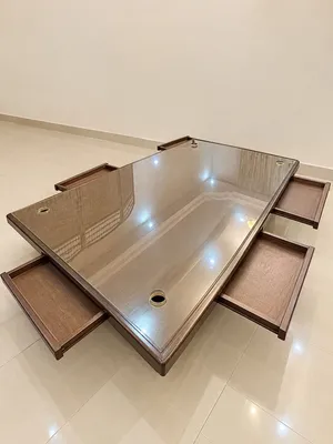 طاولة اجتماعات ل 8 كراسي طول :235 عرض:123