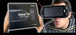 نظارة واقع افتراضي سامسونج جير في آر (Samsung Gear VR) الأصلي - بحالة ممتازة.