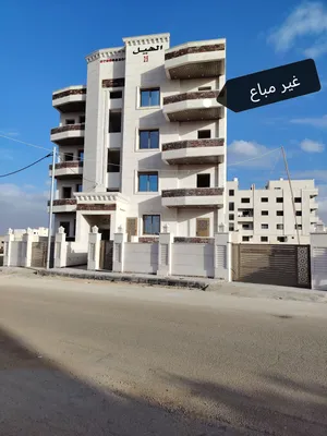 شقه فاخره ثالث فني 165م للبيع على دوار الثقافة خلف مخابز قاسيون وبن العميد.