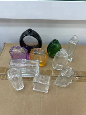 زجاج عطور فارغ