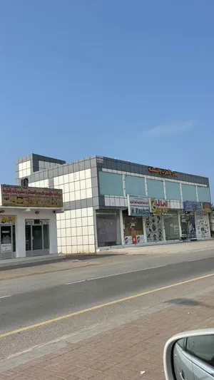مبنى سكني تجاري للبيع