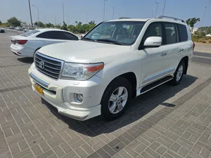 Used Toyota Land Cruiser in Muscat