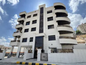شقة طابق أرضي مع كراج خاص للبيع مساحة 116م بالجبيهة ام زويتينة