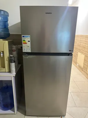 ثلاجة شبه جديدة للبيع