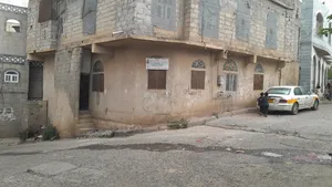 100 m2 More than 6 bedrooms Townhouse for Sale in Ibb Other