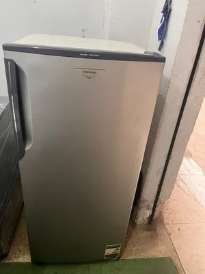 ديب فريزر توشيبا 5 درج ورف ما يعادل ال6 درج شحن شركه بدون صيانات نهائي حاله ممتازه  جدا  معاه ضمان ش