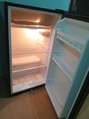 تلاجة بحالة ممتازة