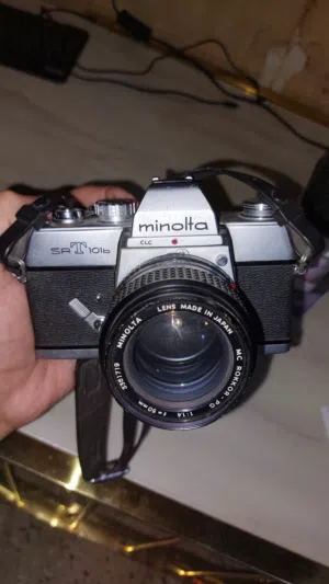 الكاميرا Minolta SRT 101b (مينولتا SRT 101b)، كاميرا فوتوغرافية كلاسيكية موديل 1975