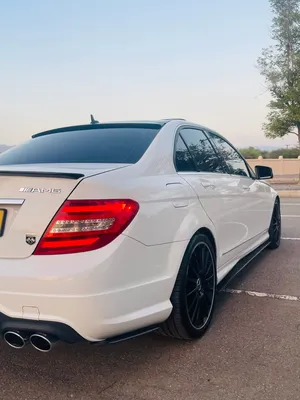 Used Mercedes Benz C-Class in Al Dakhiliya