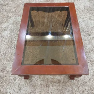 طاولة مستعملة
